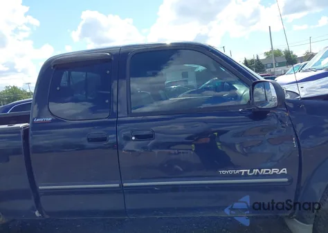 2002 Toyota Tundra Ltd V8 z USA, uszkodzony, nr VIN 5TBBT48152S276252